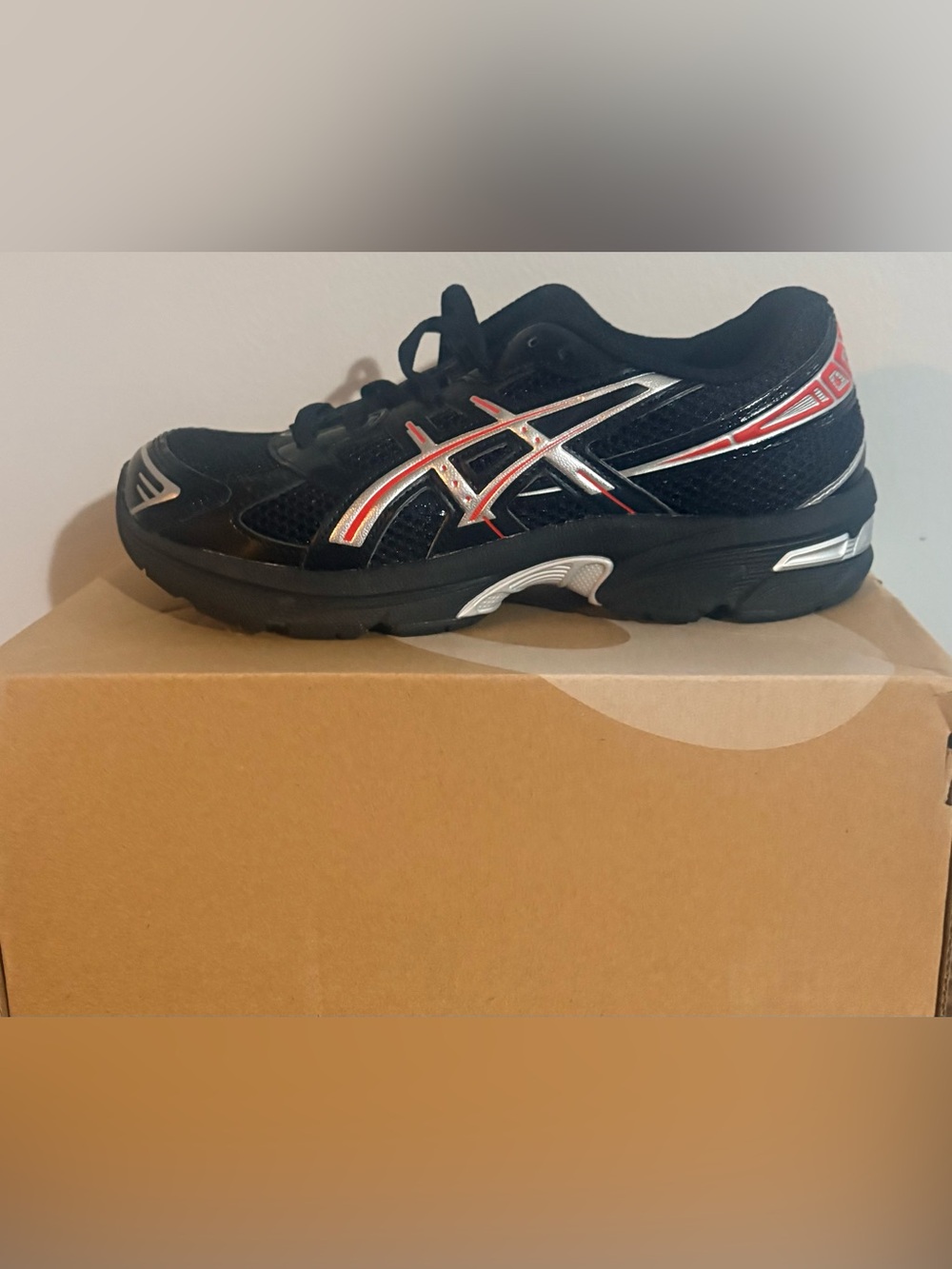 Asics Big Kids Gell 1130 casual shoes | black / classic red | size: 4.5